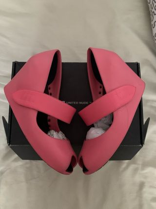 Sandalias cuña United Nude rosas tip toe.