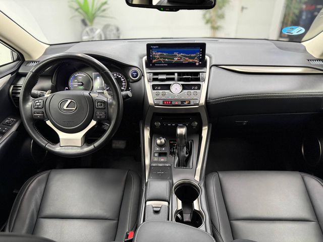 LEXUS NX 300h Premium+ 4WD desde 469€/mes*