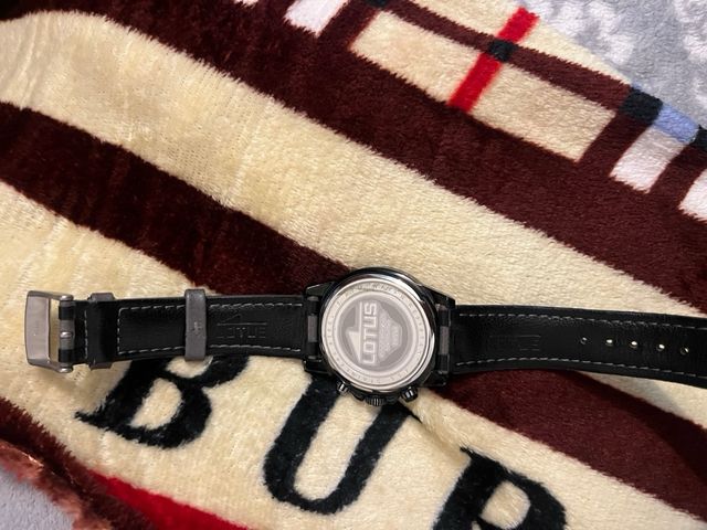 Reloj Lotus Cronógrafo Negro y Plateado original
