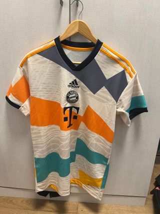 Camiseta Bayern Múnich Adidas Talla M 22/23