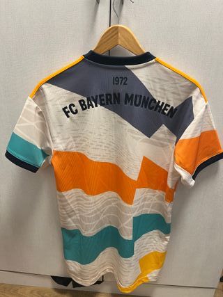 Camiseta Bayern Múnich Adidas Talla M 22/23