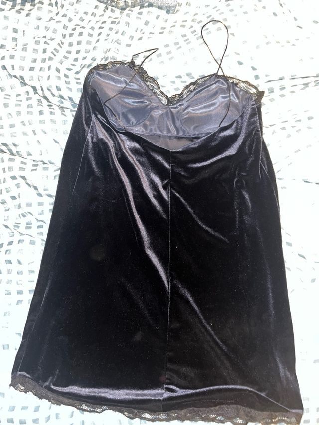 Vestido lencero terciopelo azul Zara