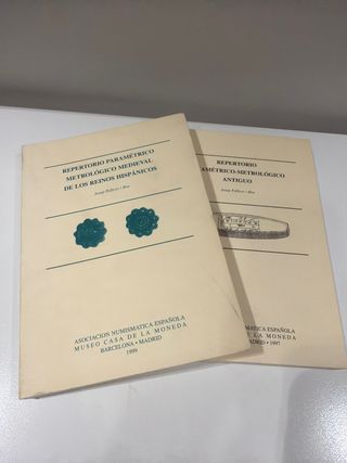 Lote 2 libros Numismática Española