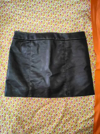 Falda Zara efecto piel marrón desgastado