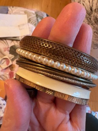 Set 6 bracciali donna effetto oro anticato e perle