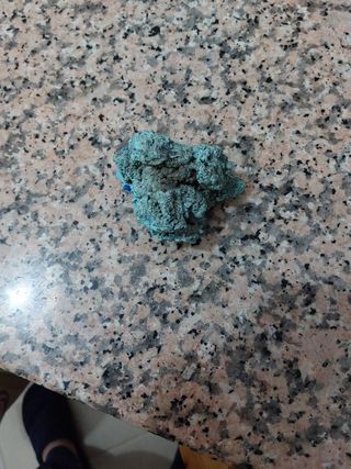 Pezzi di lava dell'Etna e cristalli d'azzurrite