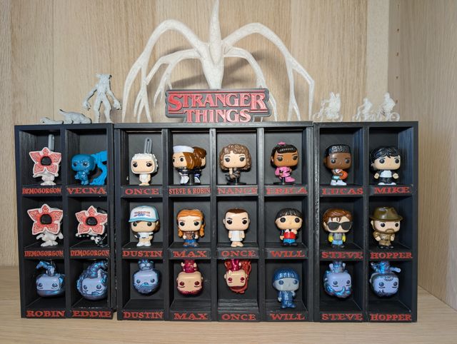 Espositore Stranger Things che brilla al buio