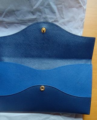Cartera Prada Azul y Dorada