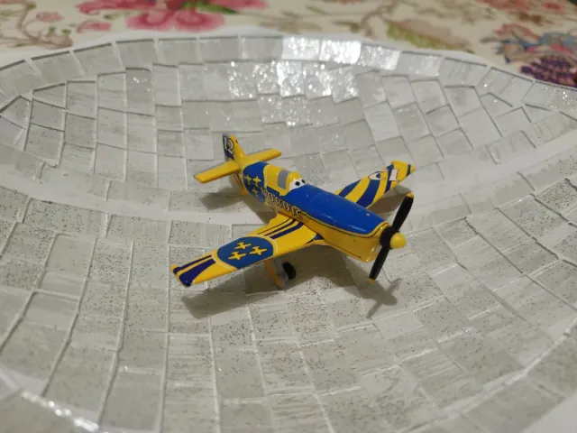 Avión Disney Pixar Planes Cars