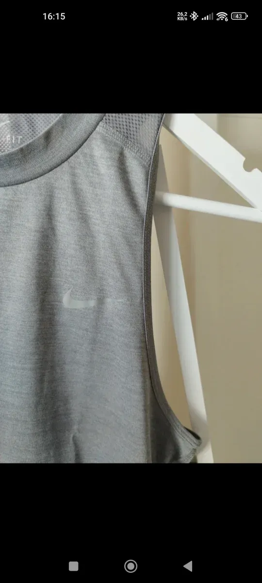 Camiseta técnica Nike Dry-Fit cinza