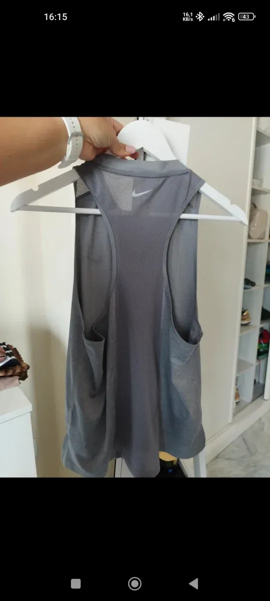 Camiseta técnica Nike Dry-Fit cinza