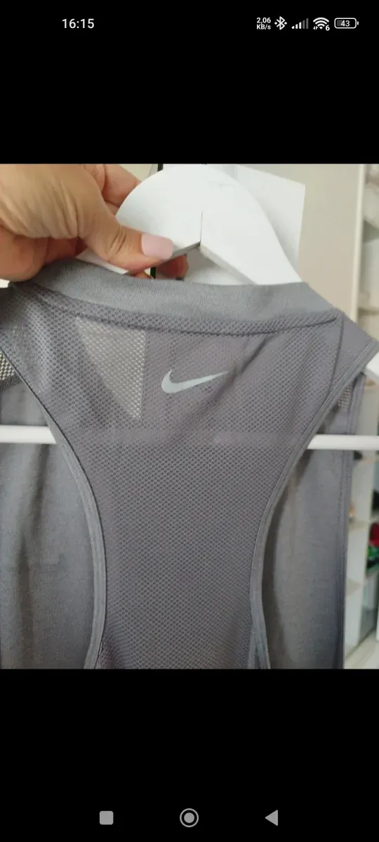 Camiseta técnica Nike Dry-Fit cinza