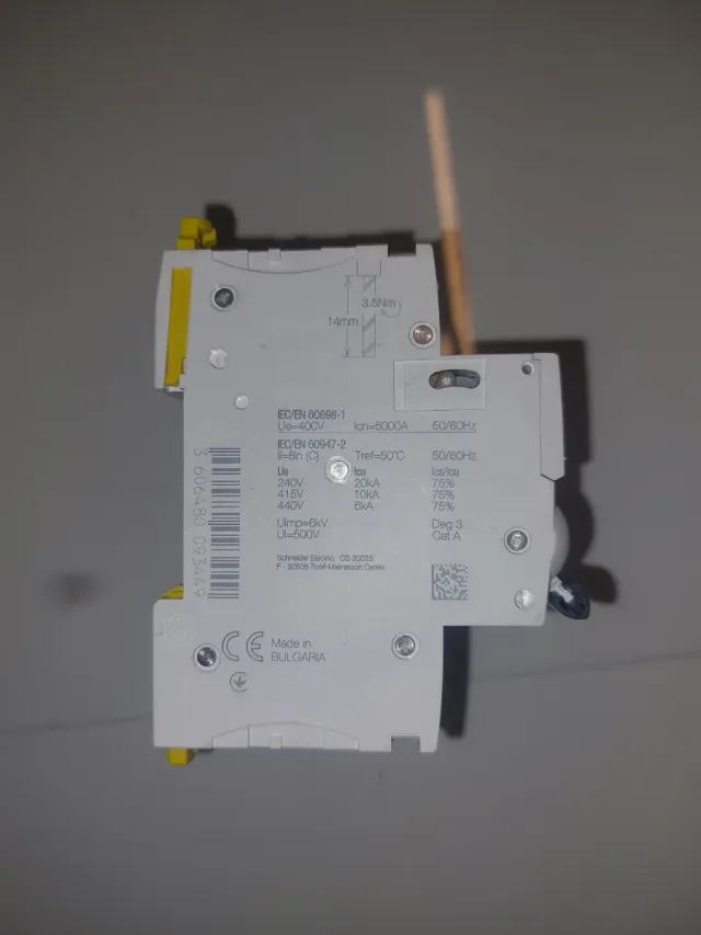 Magnetotérmico Schneider Electric C32A