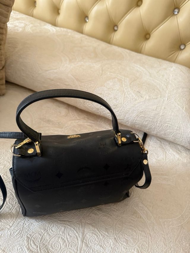 Borsa MCM nera monogram