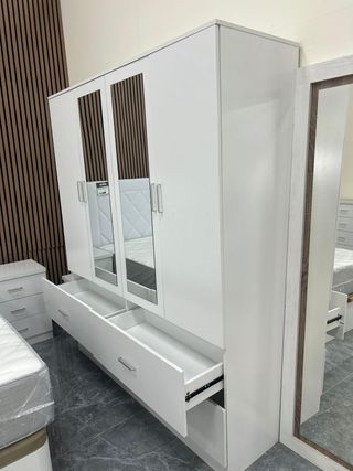 Armario 4 puertas + cajones y espejo ¡OFERTA!