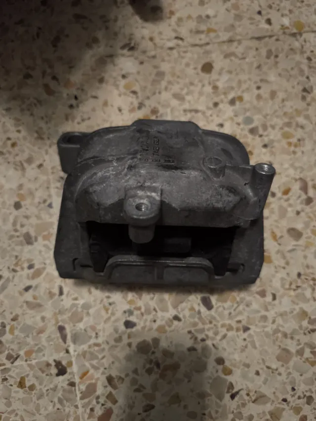 Soporte Motor Izquierdo VW Golf 1K0199262AL