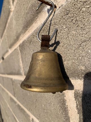 Campana antica in bronzo