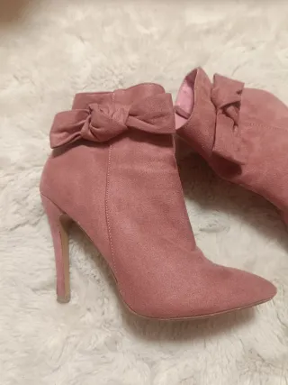 Botines tacón rosa lazo