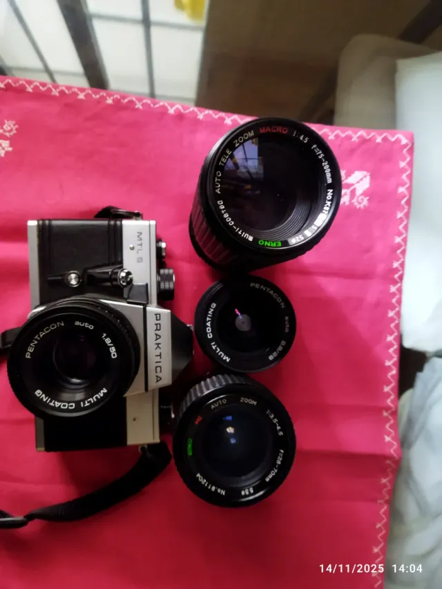 Cámara Praktica MTL5 analógica + objetivos