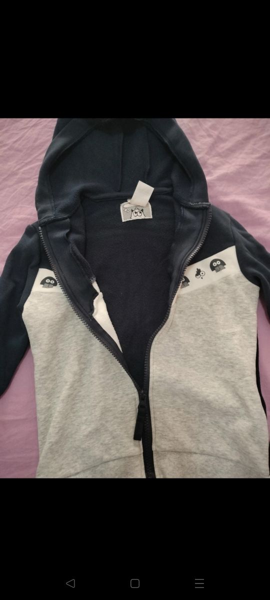 Chaqueta niño con capucha y cremallera