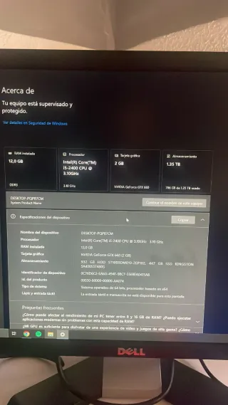 PC Gamer con luces LED azules