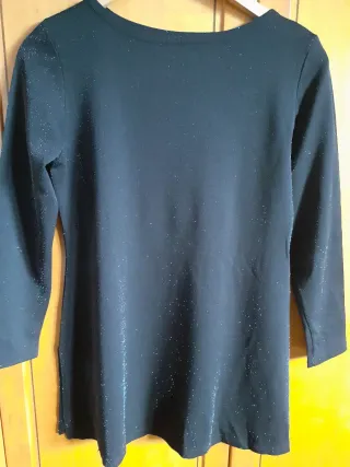 Camiseta negra manga larga con destellos
