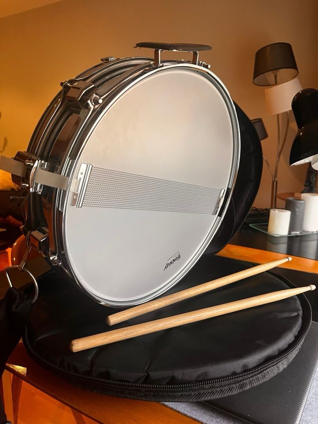 Tambor Honsuy Percusión 37x10cm,baqueta y bolsa .