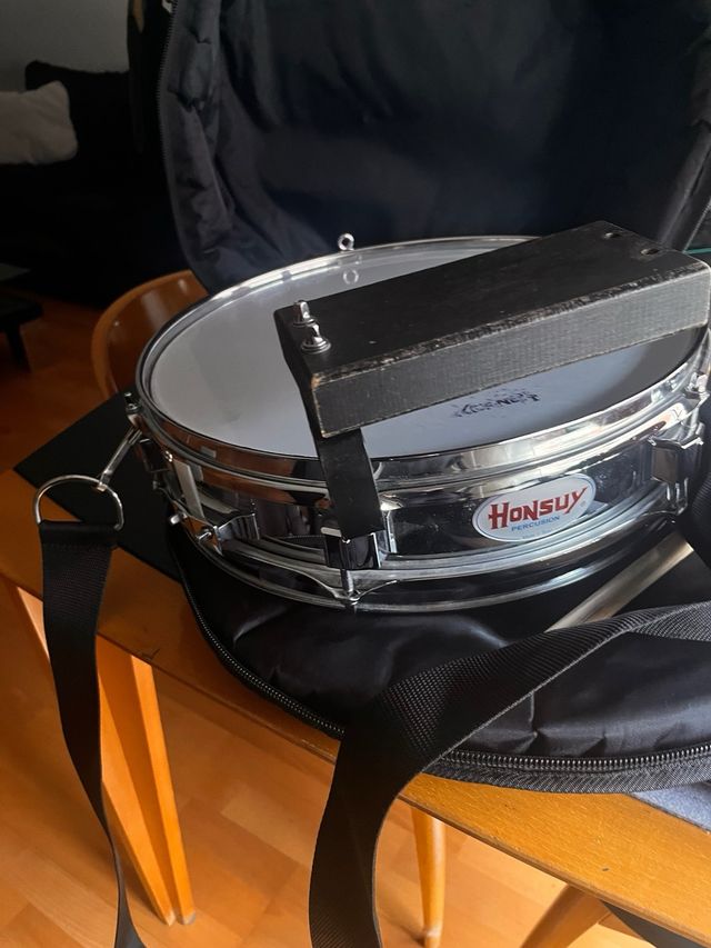 Tambor Honsuy Percusión 37x10cm,baqueta y bolsa .