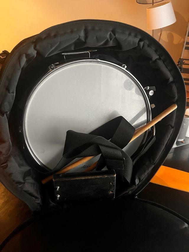 Tambor Honsuy Percusión 37x10cm,baqueta y bolsa .