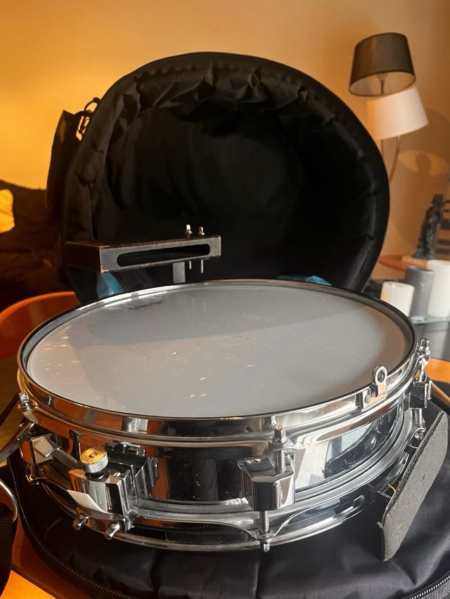 Tambor Honsuy Percusión 37x10cm,baqueta y bolsa .