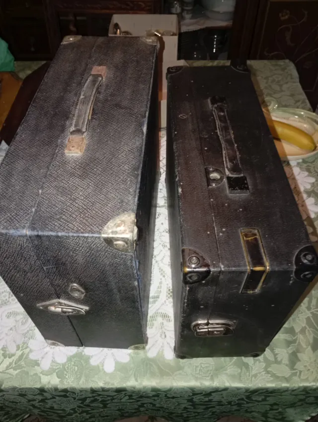 Lote de 2 gramófonos antiguos