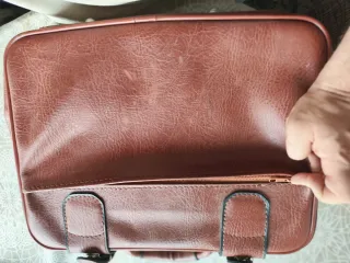 Maleta de cuero marrón