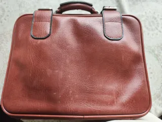 Maleta de cuero marrón