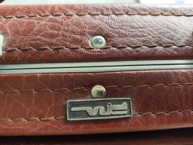 Maleta de cuero marrón