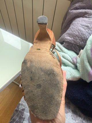 Zapatos de baile latinos dorados