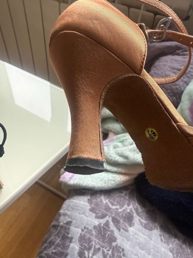 Scarpe da ballo latino dorate
