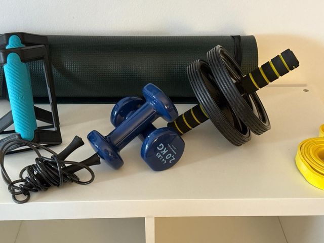 Set Gimnasio: Mancuernas, Rueda y Bandas