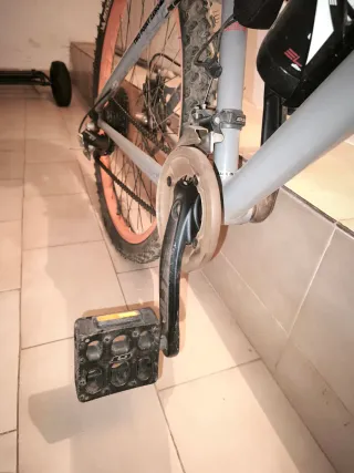 Sillín Bici GT Bikes con calavera