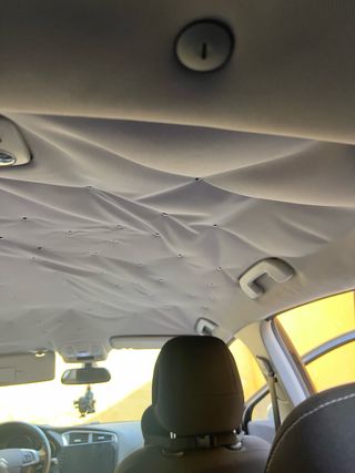 Tapizado de techo de coche caído