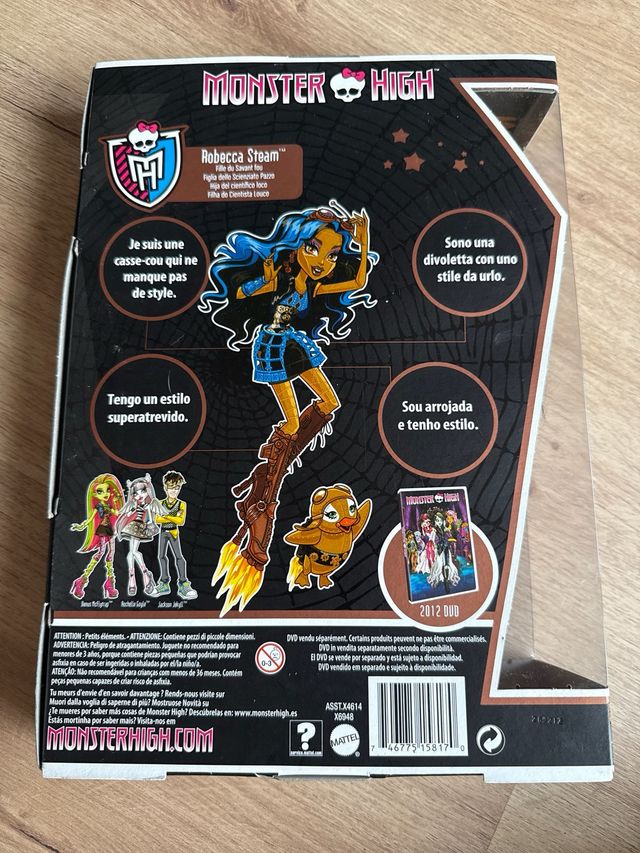 Monster High Rebeca Steam e Captain Penny