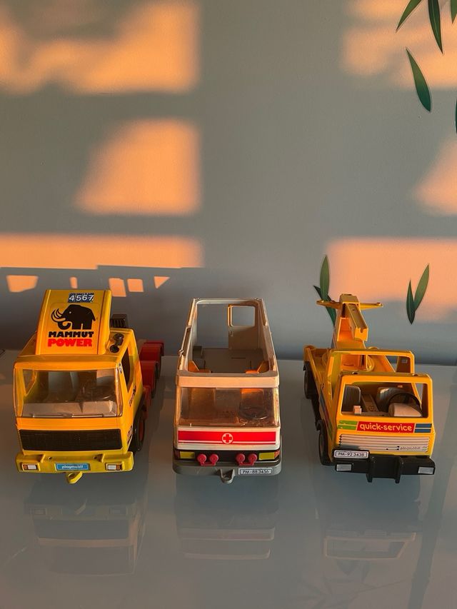 Playmobil lote Camión Ambulancia Coche Grúa