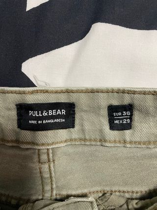 Pull&Bear Pantalón Corto Verde Oliva talla 36