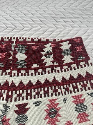 Falda corta con estampado geométrico