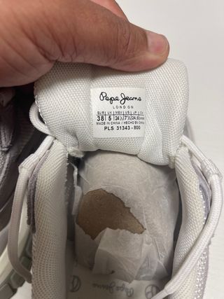 Zapatillas Pepe Jeans grises y plateadas