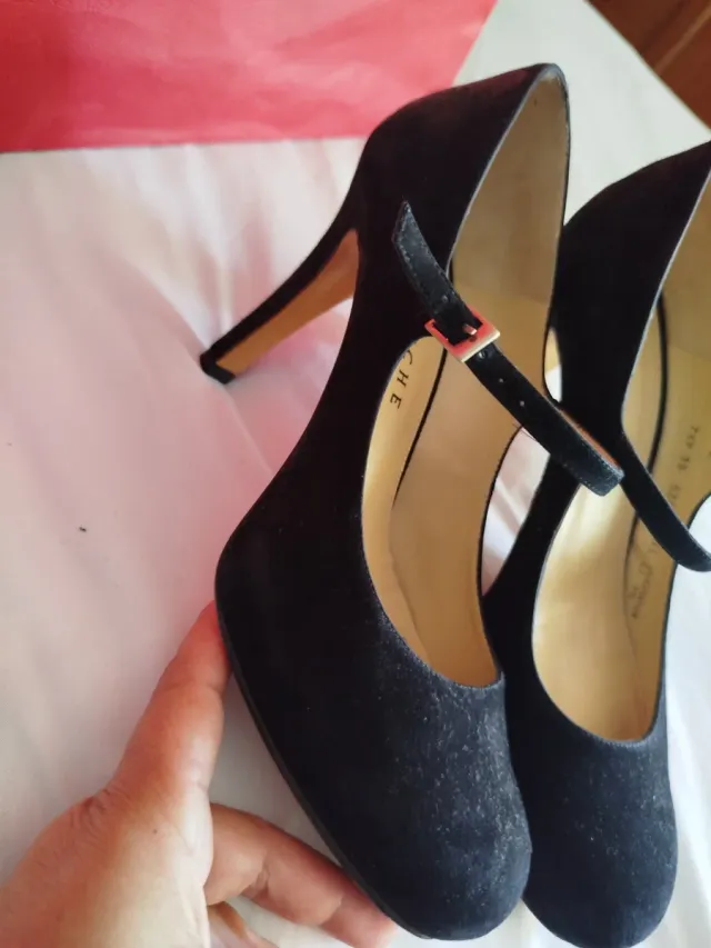 Zapatos de ante negro Latouche