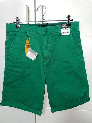 Pantalón corto Pull&Bear verde talla 36