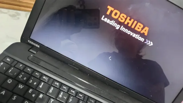 Portátil Toshiba Negro