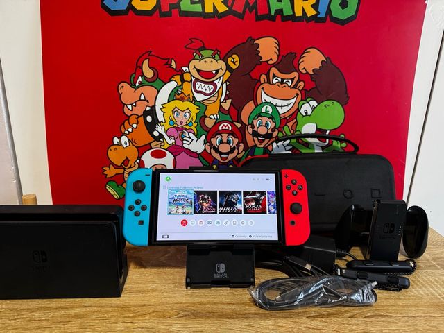 Nintendo Switch OLED 2024 + accessori COME NUOVA