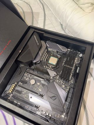 Placa Base ROG Maximus XI + i9 9900K + 32GB RAM
