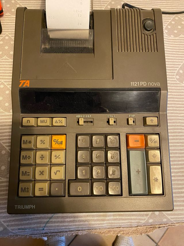 Calcolatrice Elettrica Triumph 1121 PD Nova